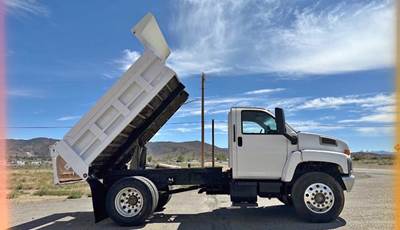 2007 GMC 7500 Dump Truck