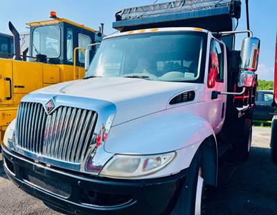 2002 International Eaton fuller Dump Truck
