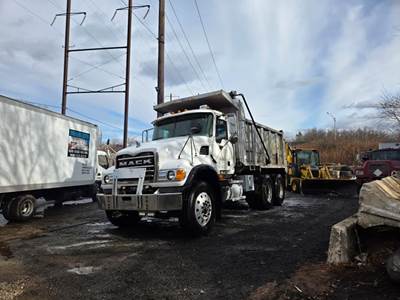 2004 Mack RD688S Dump Truck Dump Truck