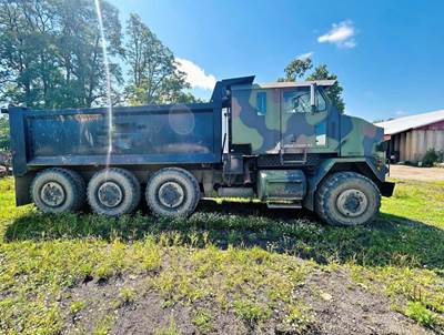 2005 Oshkosh 17 ft Dump Truck