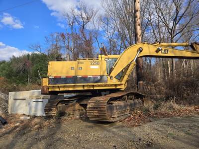 1991 Caterpillar 225D Excavator