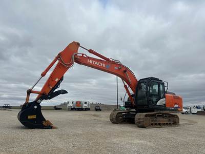 2019 Hitachi ZAXIS210 Excavator - Bucket & Thumb