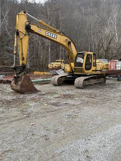 John Deere 200LC Excavator