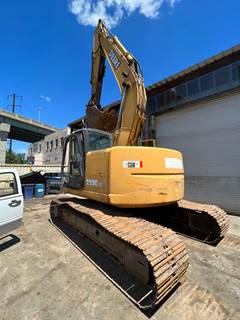 2007 John Deere 225C LC Excavator - Bucket