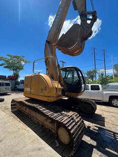 2007 John Deere 225C LC Excavator - Bucket