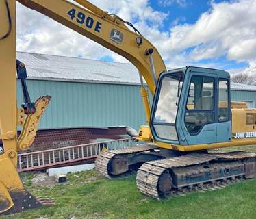 1998 John Deere 490E Excavator