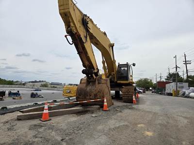 2002 John Deere 750 Excavator