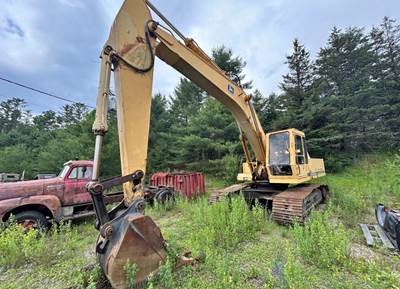 John Deere 792 Excavator