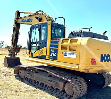 2016 Komatsu PC210LC-10 Excavator