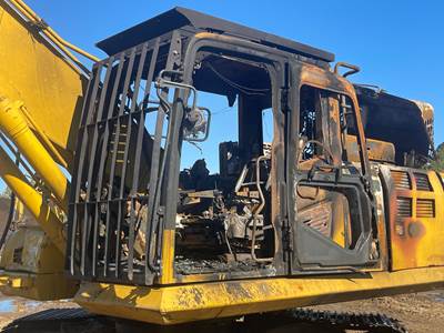 2023 Komatsu PC210LC-11 Excavator