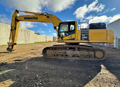 2013 Komatsu PC490LC-10 Excavator