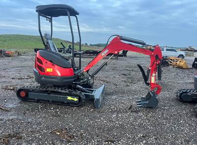 2025 VICSEC 30 MINI EXCAVATOR Excavator - Bucket & Thumb