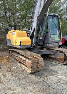 2013 Volvo EC160DL Excavator - Bucket & Thumb
