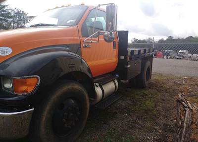 2015 Ford F-750 Flatbed Truck