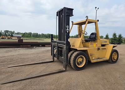 Caterpillar V225B Forklift