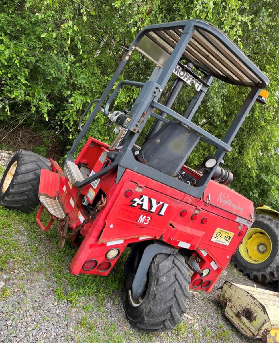 Moffett M50 5,000 lb 3Wheel Forklift For Sale Wayne, MI