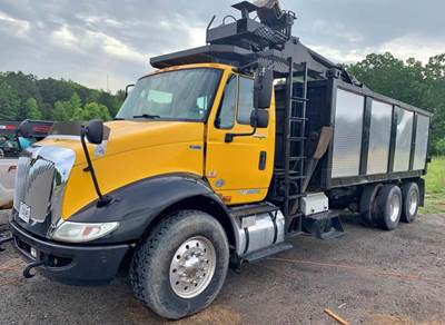 2011 International 8600 4X2 Grapple Truck