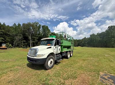 Bowie Victor 1500 Hydroseeder on 2005 International 4400