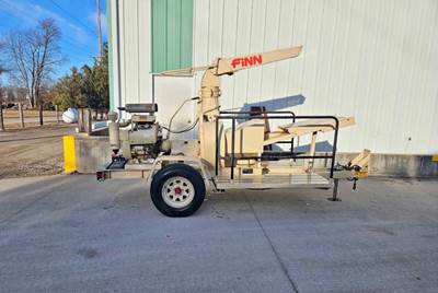 FINN B70 Straw Blower