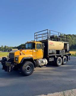 2018 FINN T170 Super Hydroseeder on 2003 Mack Truck
