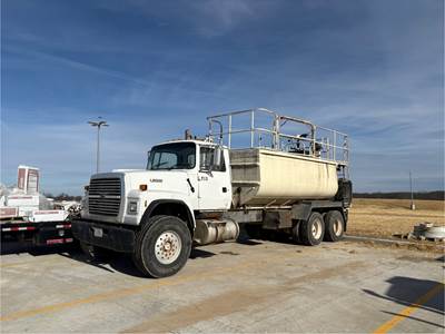 FINN T280 Hydroseeder on 1996 Ford L9000 Truck