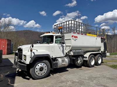 FINN T330 Hydroseeder on 2002 Mack Truck