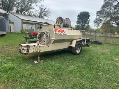 FINN T60T Hydroseeder / Straw Blower