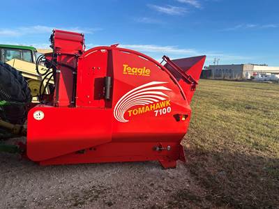 Teagle Tomahawk 710C Straw Blower