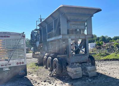 1981 Universal 546PS Jaw Crusher