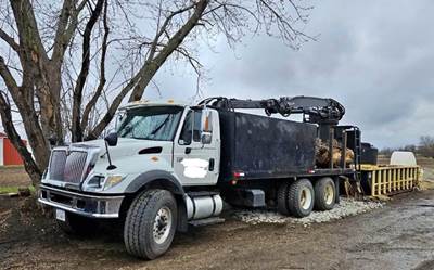 2007 International 7500 Logging Truck - Hood 8000 Grapple