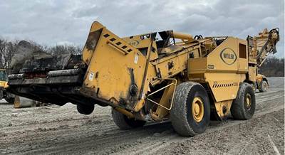 2013 Weiler E2850 Material Transfer Vehicle