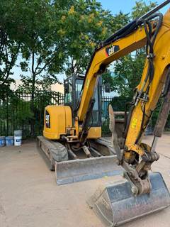 2014 Caterpillar 305.5E Mini Excavator - Bucket and thumb