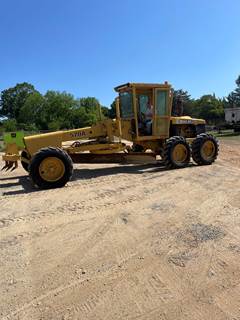 1986 John Deere 570A Motor Grader