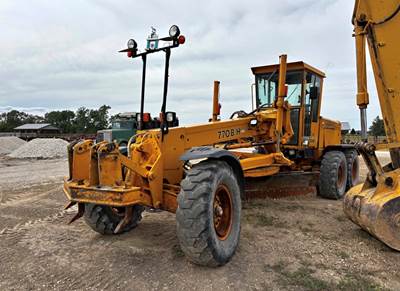 1990 John Deere 770 B-H Motor Grader