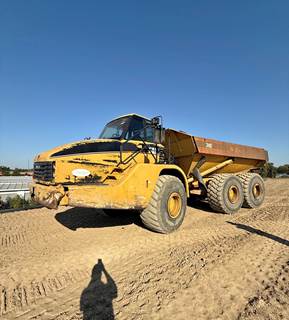 2004 Caterpillar 740B Off-Highway Truck