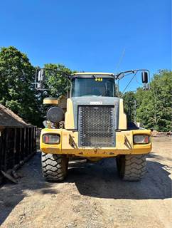 2004 John Deere 400D Off-Highway Truck