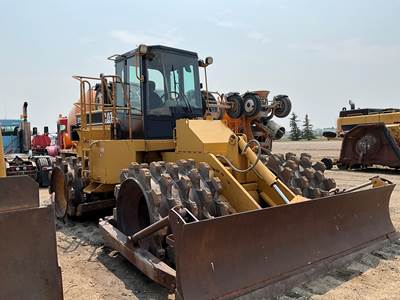 2004 Caterpillar 815F Padfoot Roller Compactor