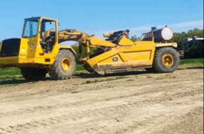 John Deere 762B Pull Scraper