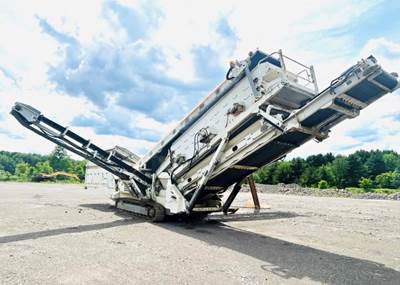 2007 Metso Lokotrack ST458 Screening Plant