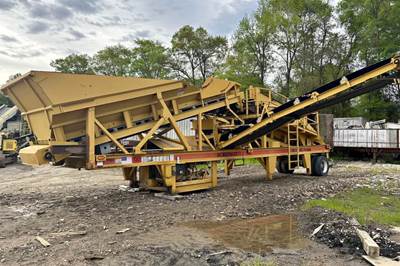 2000 Roadrunner 5x12 Screening Plant