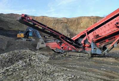 2012 Finlay 693 SUPERTRAK Screening Plant