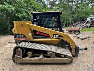 2007 Caterpillar 277B Skid Steer - Bucket