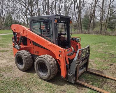2018 Kubota SSV75 Skid Steer