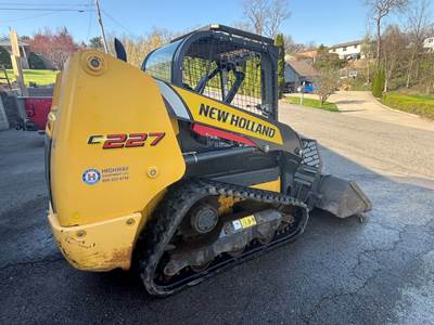 2015 New Holland C227 Skid Steer - Bucket / Forks