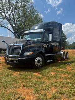 2019 International LT Sleeper Semi Truck