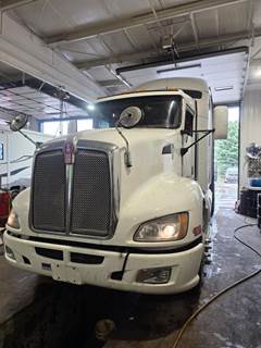 2013 Kenworth T660 Sleeper Semi Truck