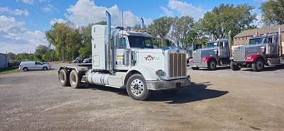 2014 Peterbilt 367 Sleeper Semi Truck