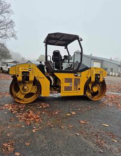 2016 Caterpillar CB54B Smooth Drum Roller Compactor