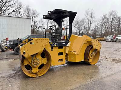 Caterpillar CB64 Smooth Drum Roller Compactor