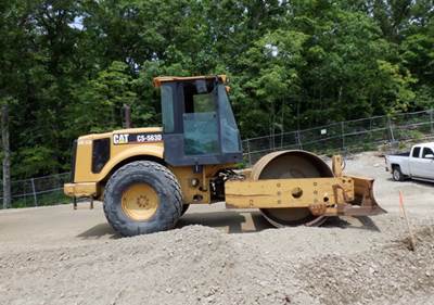 Caterpillar CS-563D Smooth Drum Roller Compactor
